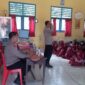 Personil Polsek Buay Madang Timur memberikan arahan dan edukasi Kamtibmas kepada siswa-siswi dalam kegiatan Police Goes To School di SDN 1 Sumber Harjo, Desa Sumber Harjo, Kecamatan Buay Madang Timur, Kabupaten OKU Timur. 