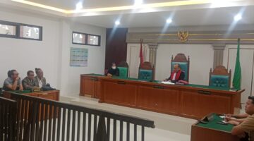 Saat hakim tunggal Sangkot Lumban Tobing membacakan putusan Gugatan  Praperadilan Iwan Tuaji disidang PN Palembang, Rabu (12/8/2026)