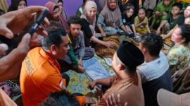 Korban dibawa ke rumah duka. Foto: Basarnas Palembang.