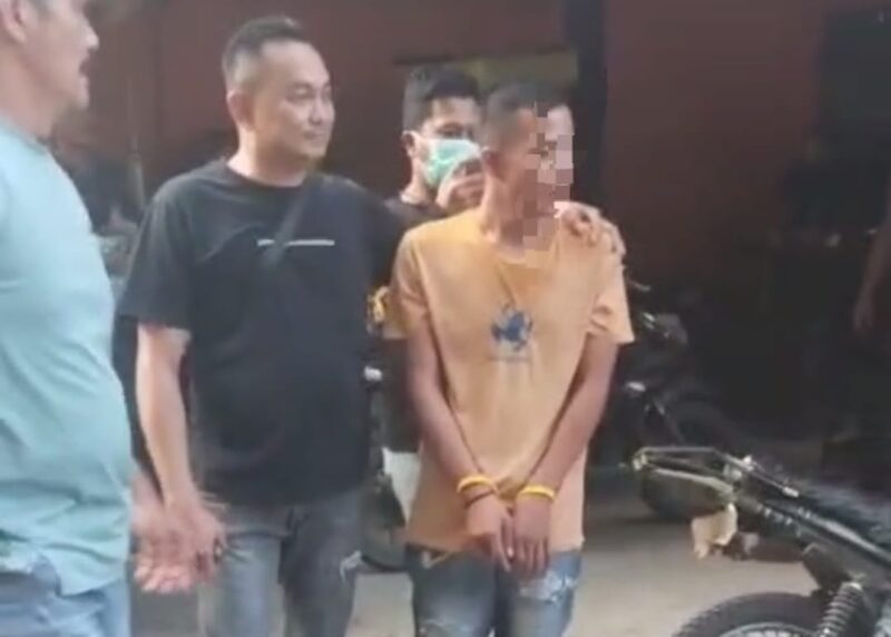 Salah satu pelaku saat diamankan. Foto: dokumen Polisi.