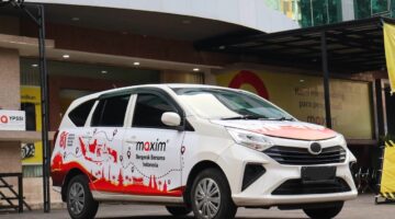 Semarak HUT ke-81 RI, Maxim Gratiskan Perjalanan dengan 81 Mobil Bernuansa Merah Putih