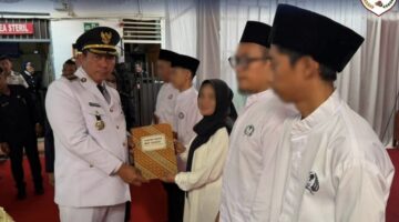 fhoto : penyerahan remisi kepada warga binaan lapas kelas iii pagar alam