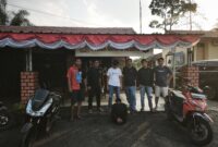 Pelaku saat diamankan di Polsek Gunung Megang. Foto: dokumen polisi.