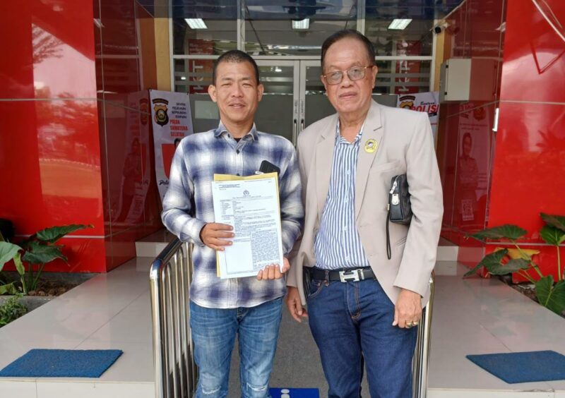 Saat keluarga korban didampingi kuasa hukum H. Budiman Kusairi, SH., MH membuat laporan di polda Sumsel, Rabu (19/8/2026)