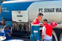 Caption foto: Pertamina Patra Niaga terus memperkuat dukungan penanganan dampak gempa di Flores, termasuk memastikan kebutuhan energi untuk pembangkit listrik tetap terpenuhi