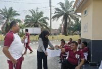 Dipimpin langsung oleh Kapolsek Buay Madang Timur, Iptu Swisspo, seluruh jajaran personel Polsek BMT melaksanakan aksi penggalangan dana bantuan sosial untuk warga terdampak gempa bumi di Nusa Tenggara Timur (NTT).