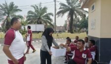 Dipimpin langsung oleh Kapolsek Buay Madang Timur, Iptu Swisspo, seluruh jajaran personel Polsek BMT melaksanakan aksi penggalangan dana bantuan sosial untuk warga terdampak gempa bumi di Nusa Tenggara Timur (NTT).
