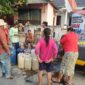 Polsek Buay Madang Timur Salurkan 2.000 Liter Air Bersih Hadapi Krisis Kemarau di Desa Teko Rejo.