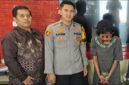 Foto :  pelaku saat dikantor polisi Polrestabes palembang