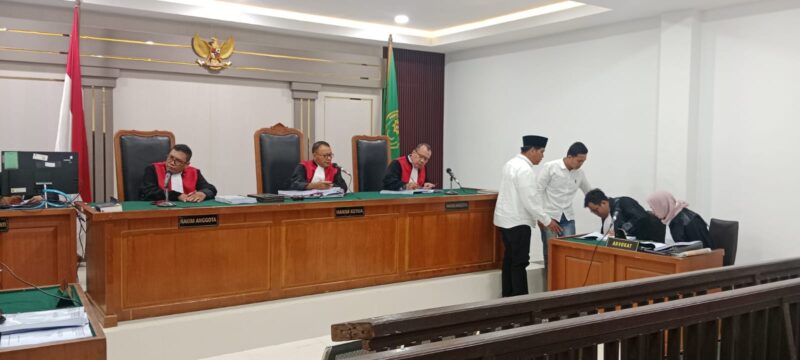 Saat para terdakwa kordinasi terhadap tuntutan yang dibacakan oleh JPU pada sidang yang digelar di PN Tipikor palembang, Senin (24/8/2026)