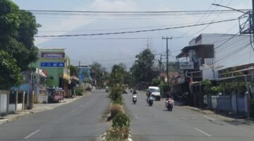 fhoto : penampakan langit pagar alam menunjukkan ada asap samar menyeluti langit