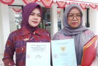 Saat kuasa hukum Tergugat II dari LBH Bima Sakti, Indah Permatasari SH MH saat ditemui di PN Palembang, Kamis (27/8/2026)