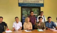 Dosen dn Pegawai universitas PGRI di PTDH