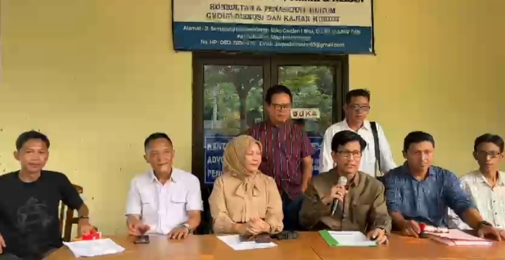 Dosen dn Pegawai universitas PGRI di PTDH