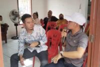Foto Dian HS ketika berdialog dengan pihak PT Bukit Asam (PT BA) di Kelurahan Karang Anyar, Kecamatan Gandus, Palembang,