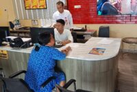 Diduga Dendam Lama, IRT Dipukuli Gagang Sapu Saat Melintas di Depan Rumah