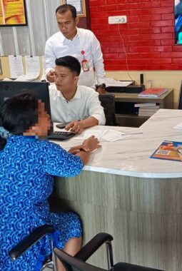 Diduga Dendam Lama, IRT Dipukuli Gagang Sapu Saat Melintas di Depan Rumah