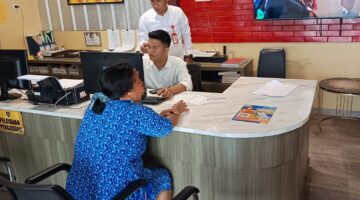 Diduga Dendam Lama, IRT Dipukuli Gagang Sapu Saat Melintas di Depan Rumah
