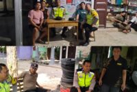 Personel Polsek Buay Madang Timur, Aipda Khoirul Alkaf dan Bripka Nur Holik, saat berdialog dan menyampaikan imbauan kamtibmas kepada warga di Desa Pengandonan (atas) pada malam hari dan di Desa Karang Tengah (bawah) pada pagi hari, Kecamatan Buay Madang Timur, Kabupaten OKU Timur. 