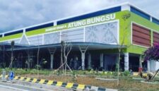fhoto : bandara atung bungsu batalkan penerbangan dampak abu vulkanik anak krakatau