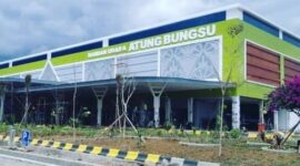 fhoto : bandara atung bungsu batalkan penerbangan dampak abu vulkanik anak krakatau