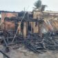 Foto : rumah yang terbakar