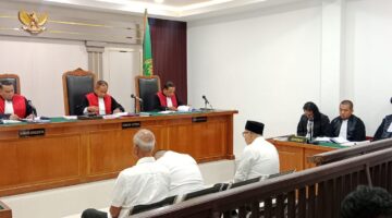Saat tiga terdakwa jalani sidang perdana di PN Tipikor Palembang, Senin (7/9/2026)