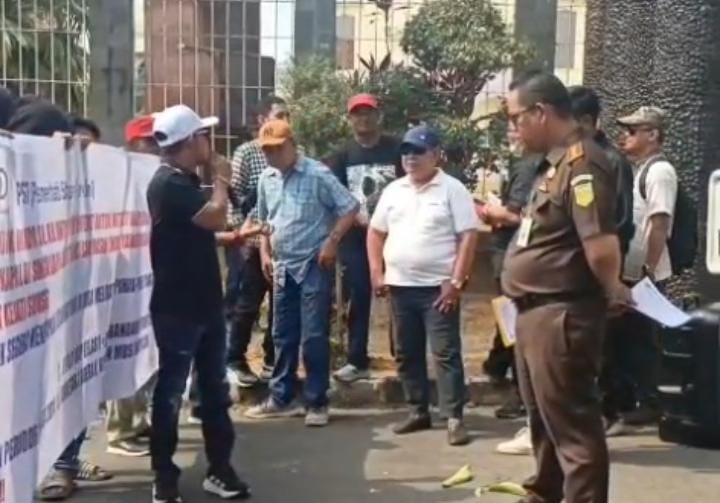 Saat PST gelar aksi damai di kejati Sumsel, Selasa (8/9/2026)