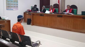 Saat majelis hakim menjatuhkan vonis terdakwa Basaruddin di sidang PN Palembang, Selasa (8/9/2026)