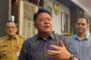 Gubernur Sumsel, Herman Deru saat diwawancarai usai rapat di Griya Agung Palembang, Selasa (8/9/2026). Foto: Tia