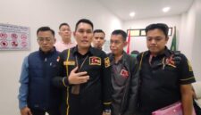 Saat tim Kuasa hukum masyarakat Kenten Raya, Sapriadi Syamsuddin SH MH ketika ditemui di PN Palembang, Rabu (9/9/2026)