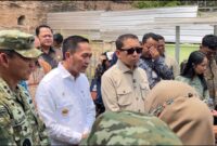 Menteri Kebudayaan Fadli Zon didampingi Wali Kota Palembang Ratu Dewa saat meninjau, Benteng Kuto Besak, Jum’at (11/9/2026). Foto: Tia