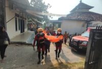Jasad korban dibawa ke rumah duka. Foto: Basarnas Palembang.