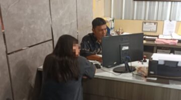 Lupa Kunci Pintu Mobil Saat Terparkir.   Phone 16 Pro, Uang dan Serta Surat Surat Penting Raib Dicuri