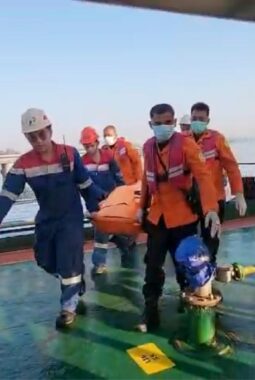 MT Mauhau Tuntaskan Misi Kemanusiaan, Serahkan 16 Korban Virgo Transport 8 kepada Basarnas