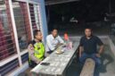 Personel Polsek Buay Madang Timur, Aipda Khoirul Alkaf dan Bripka Nur Kholik, melaksanakan kegiatan silaturahmi dan sambang dialogis di Desa Sumedang Sari, Kecamatan Buay Madang Timur.