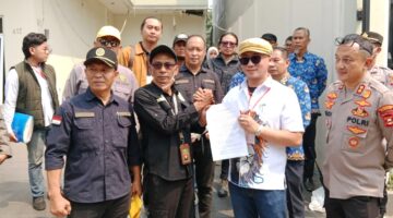 Kuasa hukum ADJIS selaku pemenang lelang, Redho Junaidi, SH, MH didampingi panitia PN Palembang, kamis (17/9/2026)