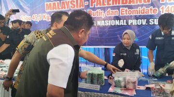 Foto pemusnahan oleh Gubernur Sumsel