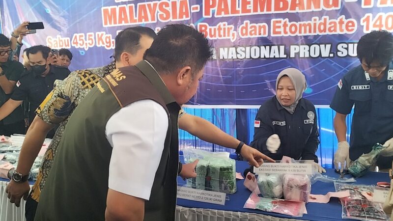 Foto pemusnahan oleh Gubernur Sumsel