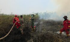 Dandim 0401/ Muba Pimpin Langsung penanggulangan Karhutlah Di Muara Medak Bayung Lencir.