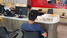 Foto korban membuat laporan polisi