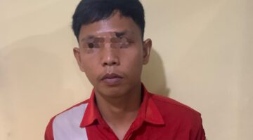 Tersangka saat diamankan. Foto: dokumen polisi.