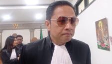 Saat tim kuasa hukum kedua terdakwa , Dr Darmadi Djufri SH MH ditemui di PN Tipikor Palembang, Senin (21/9/2026)