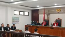 Suasana persidangan di PN Tipikor Palembang selasa (22/9/2026) saat JPU bacakan dakwaan kedua terdakwa.