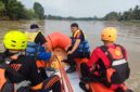 Tim SAR lakukan pencarian terhadap korban. Foto: Basarnas Palembang.