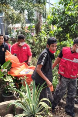 Bau Menyengat Mengarah ke Penemuan Mayat Pria di Palembang