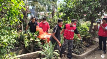 Foto korban saat di evakuasi