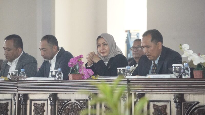 Foto :  Kepala Karantina saat memberikan Paparan materi 