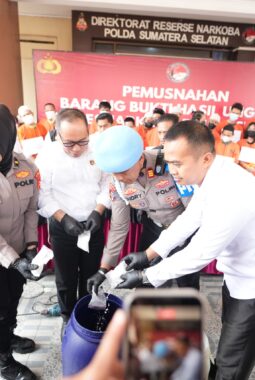 Polda Sumsel Musnahkan Barang Bukti Narkoba Hasil 20 Kasus, 29 Tersangka Diamankan