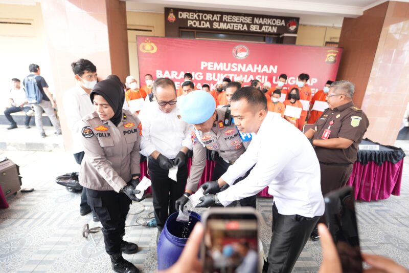Pemusnahan barang bukti narkotika di Polda Sumsel.